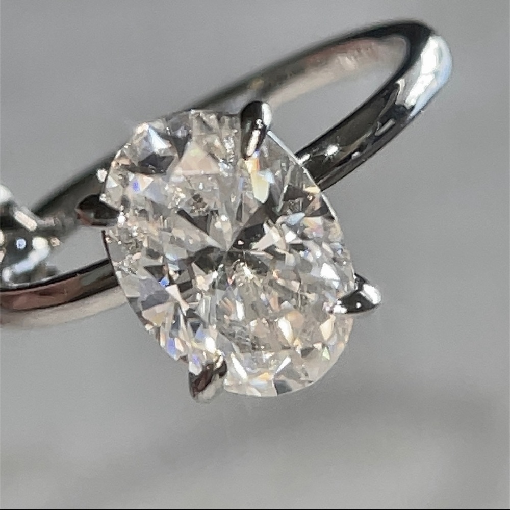 2.5ct Oval Moissanite Ring - Picture 4 of 17